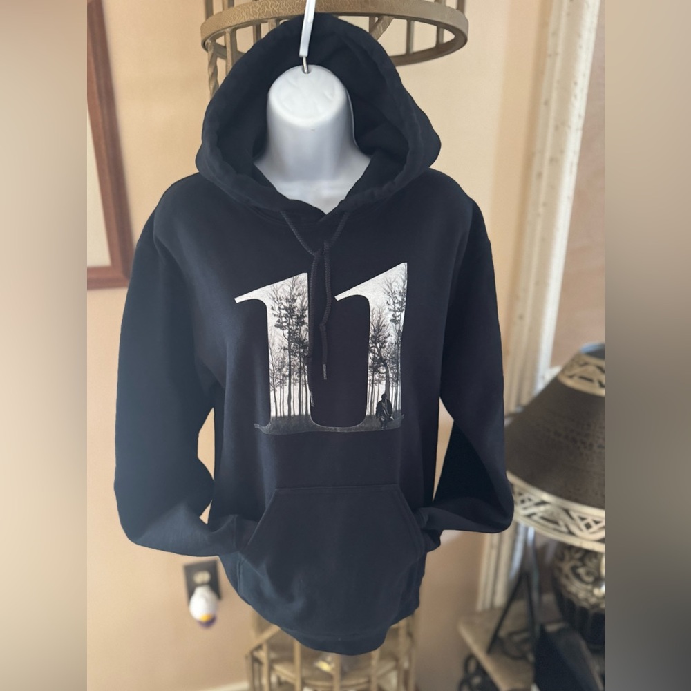 Stranger Things Eleven Kangaroo Hoodie Black Sweater S